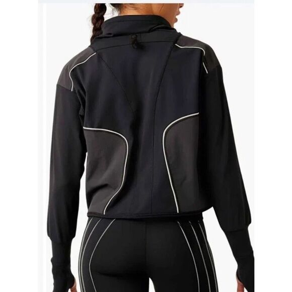 FP Movement Care FP Act Fast Warmth Layer Black Size Large NWOT $128 - Picture 2 of 4